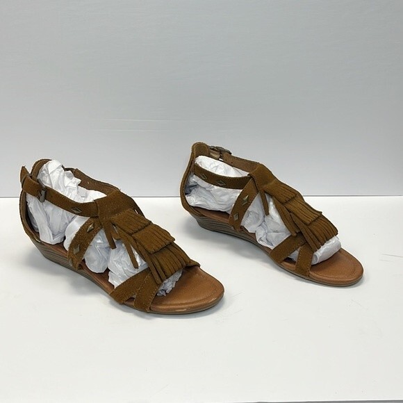 Minnetonka Merriam Size 7 Suede Fringe Open Toe Sandals 799901 Leather Upper - Picture 1 of 14